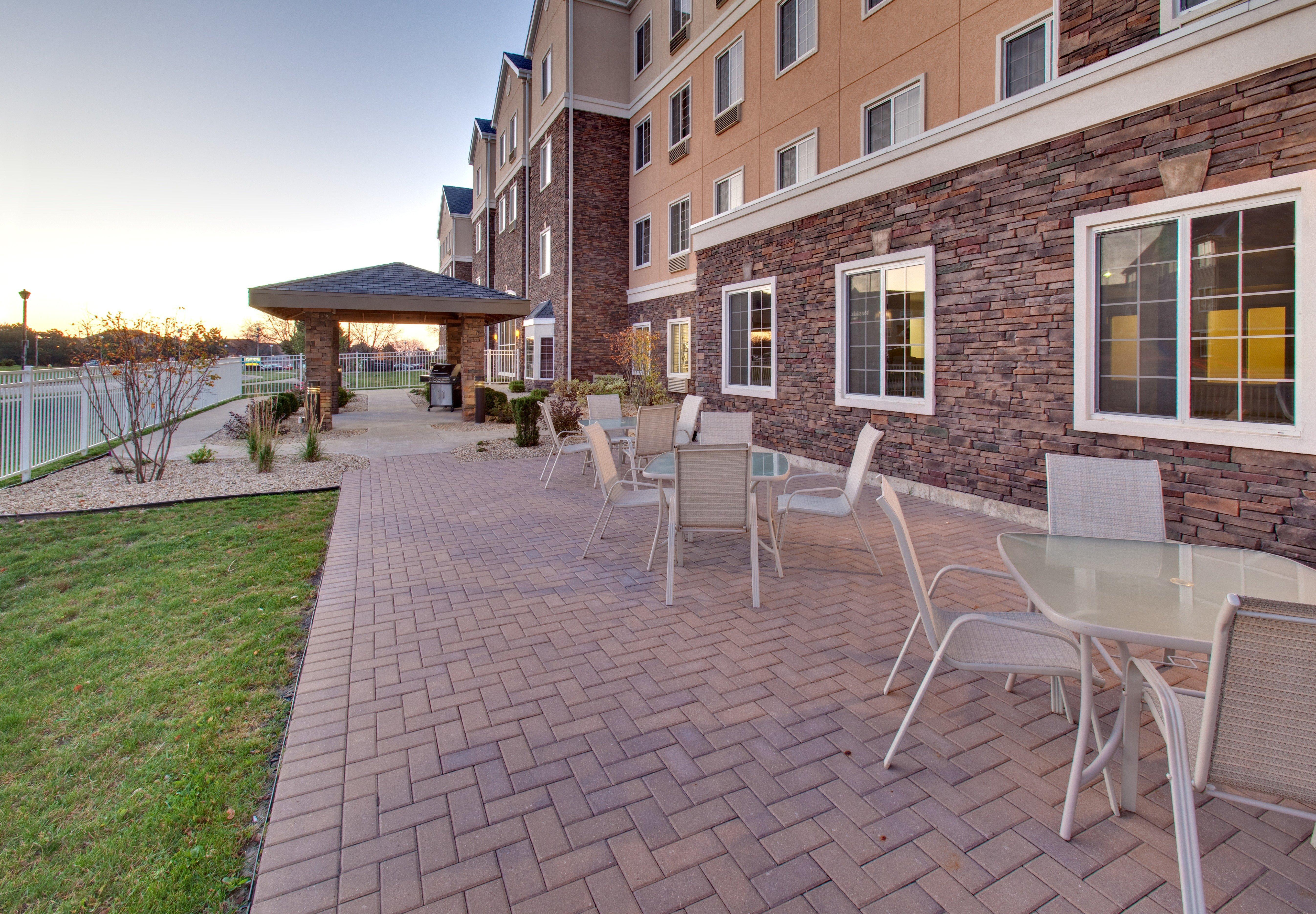 Staybridge Suites Rockford By Ihg Extérieur photo