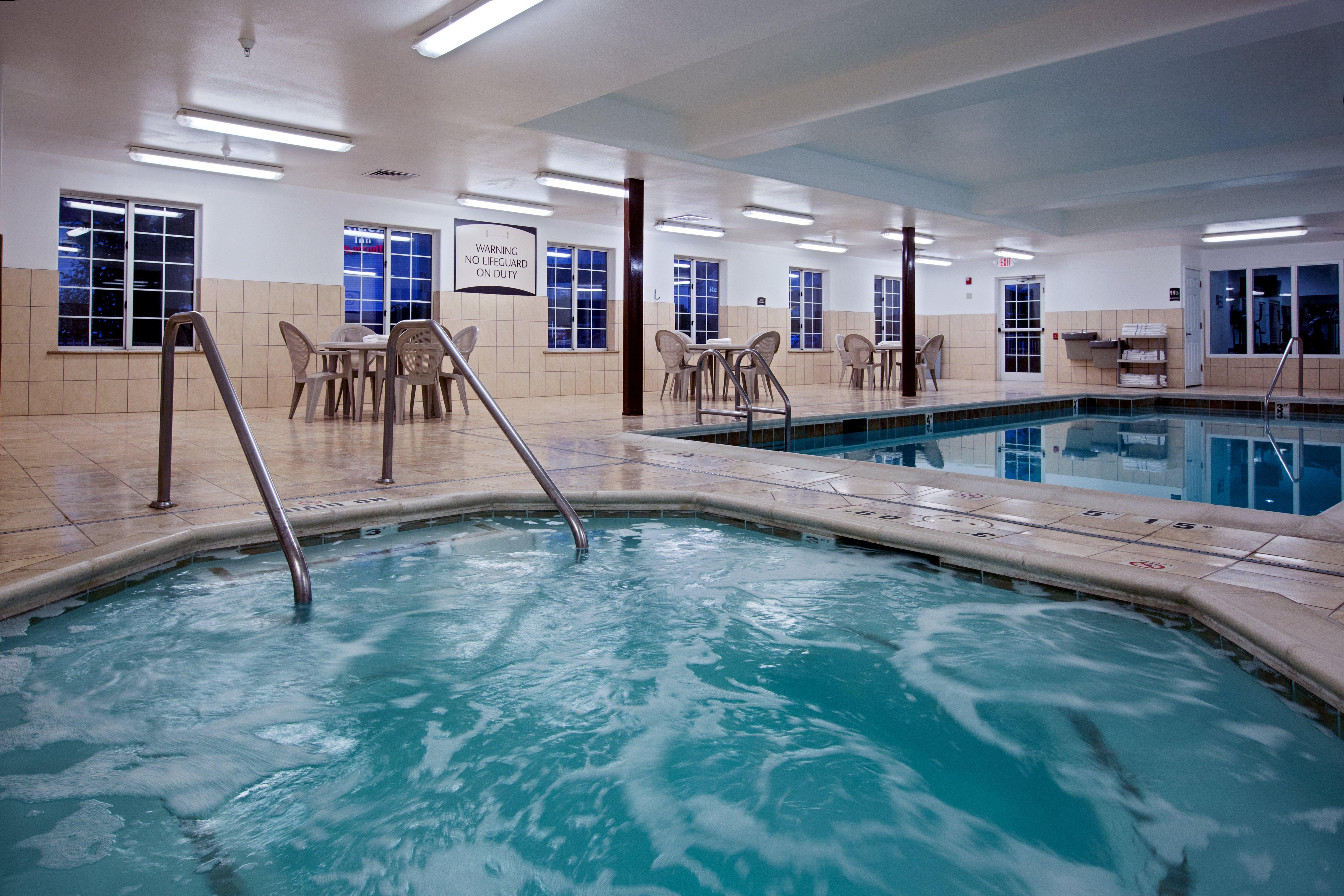 Staybridge Suites Rockford By Ihg Extérieur photo