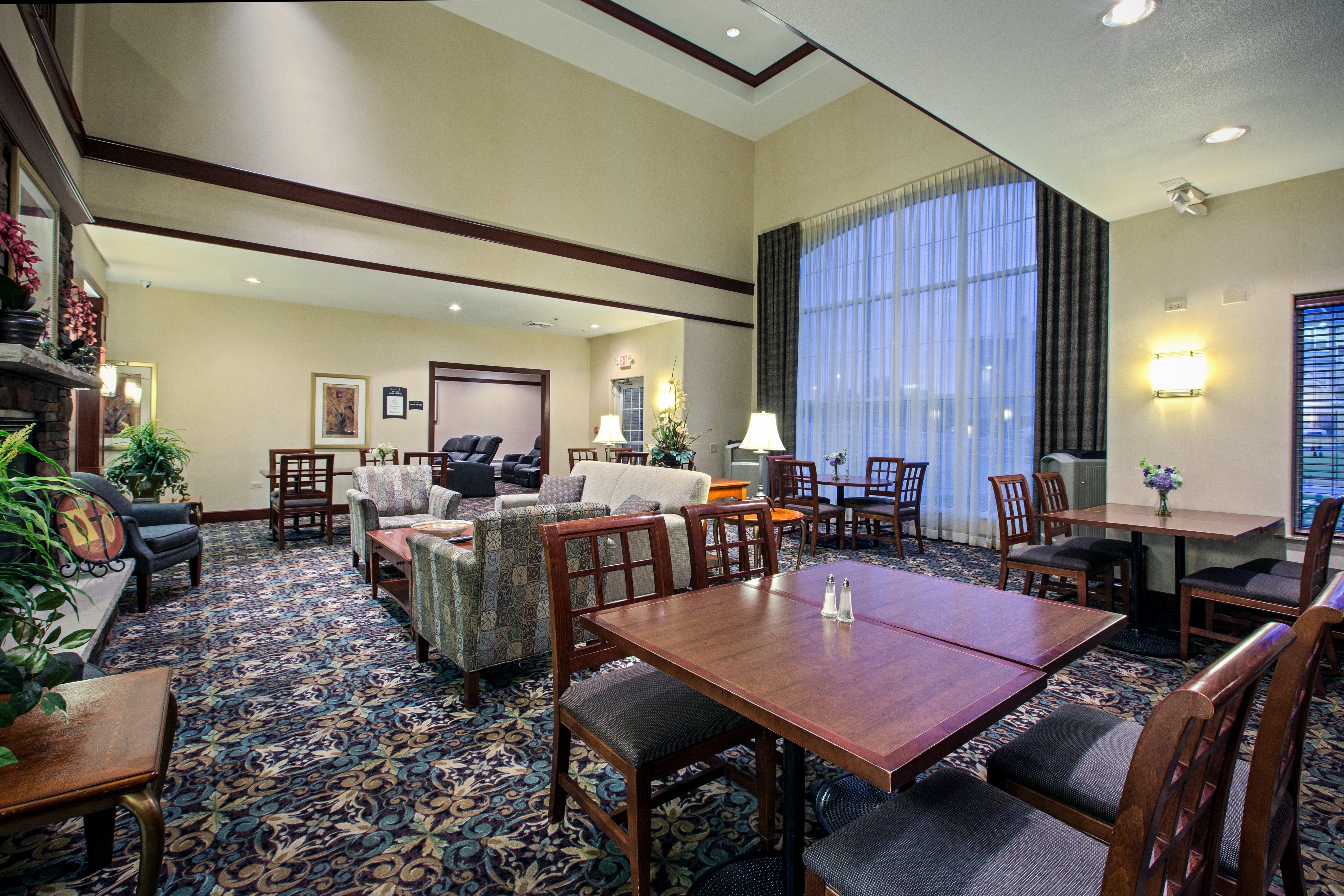 Staybridge Suites Rockford By Ihg Extérieur photo