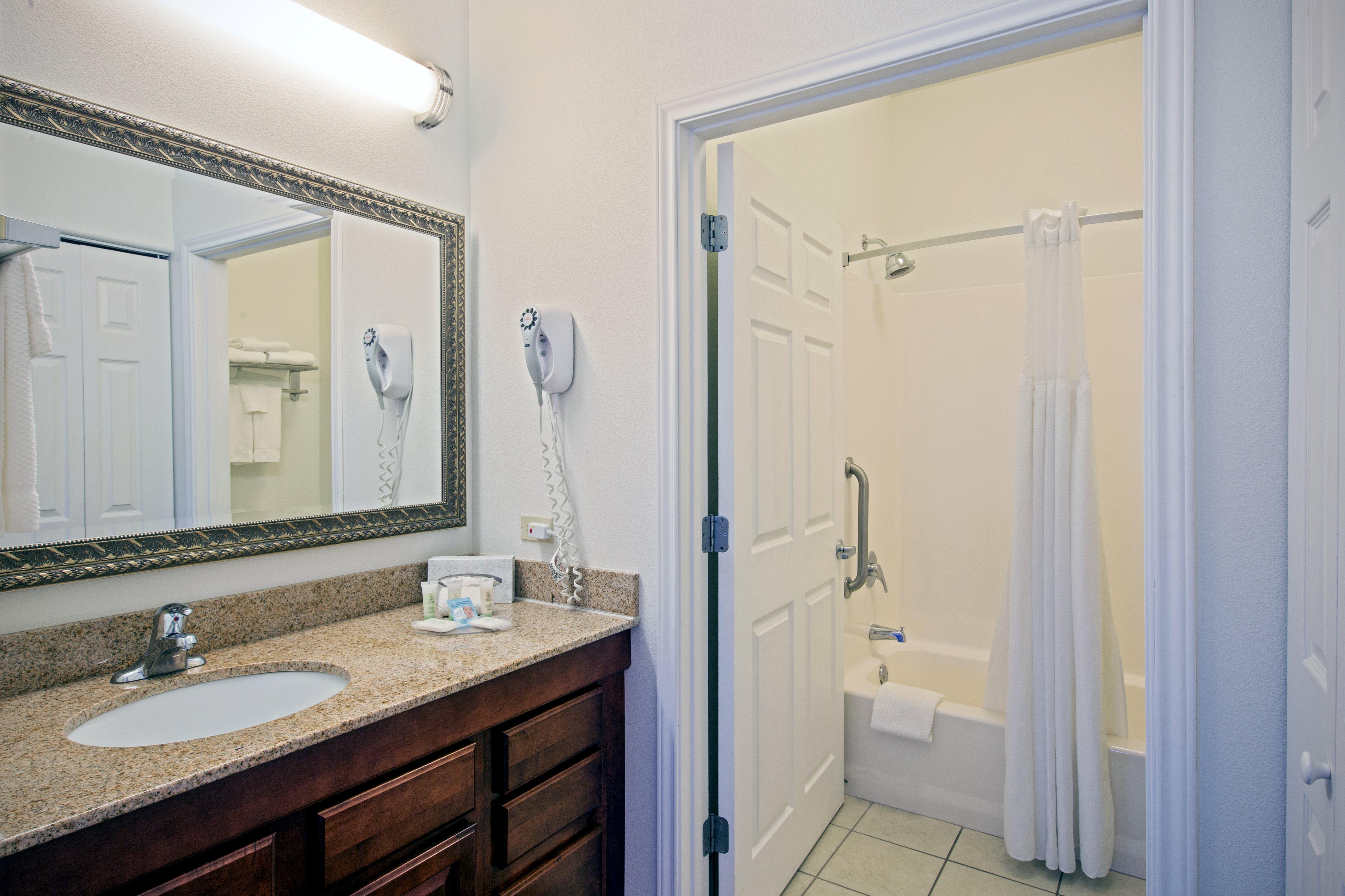 Staybridge Suites Rockford By Ihg Extérieur photo