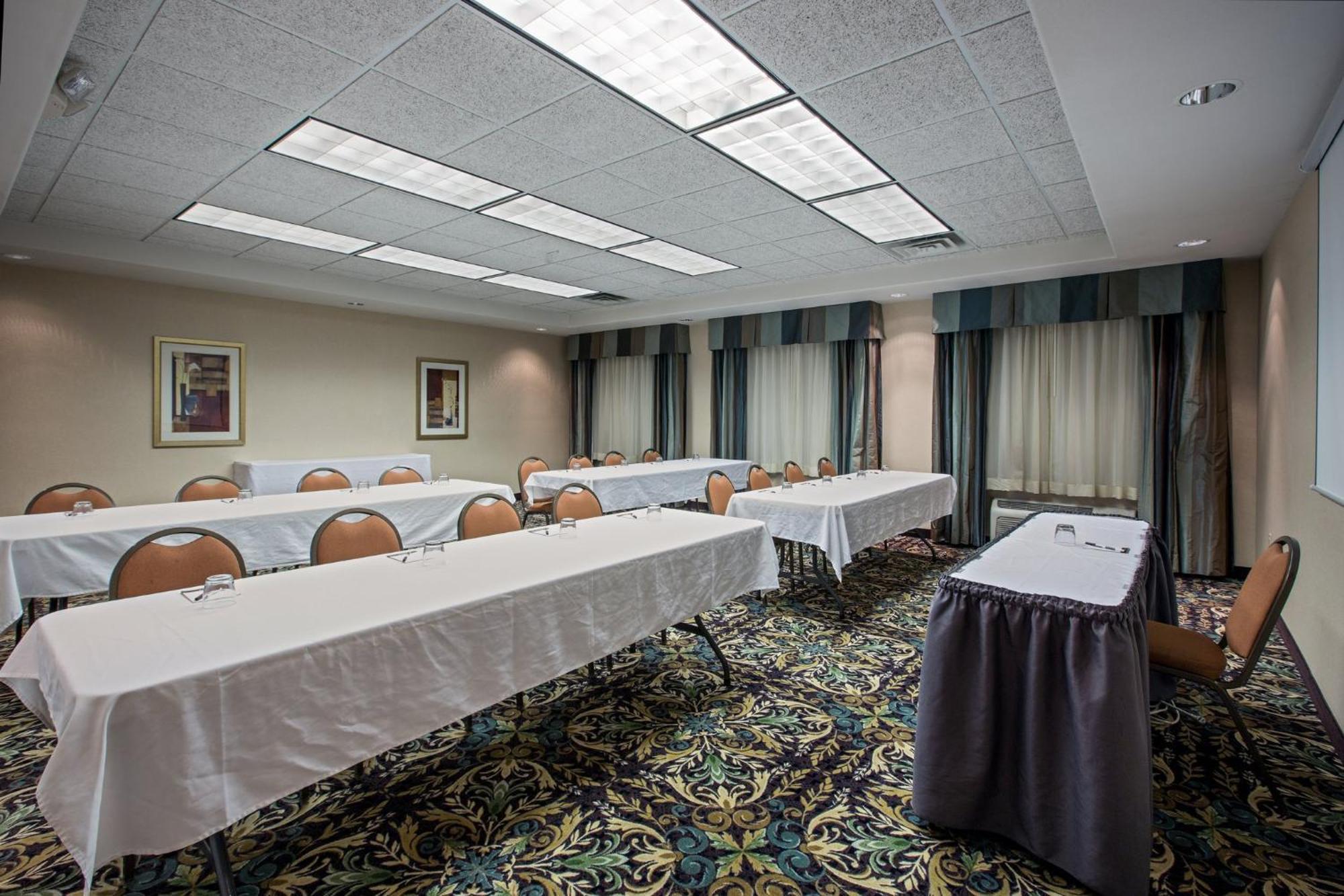 Staybridge Suites Rockford By Ihg Extérieur photo