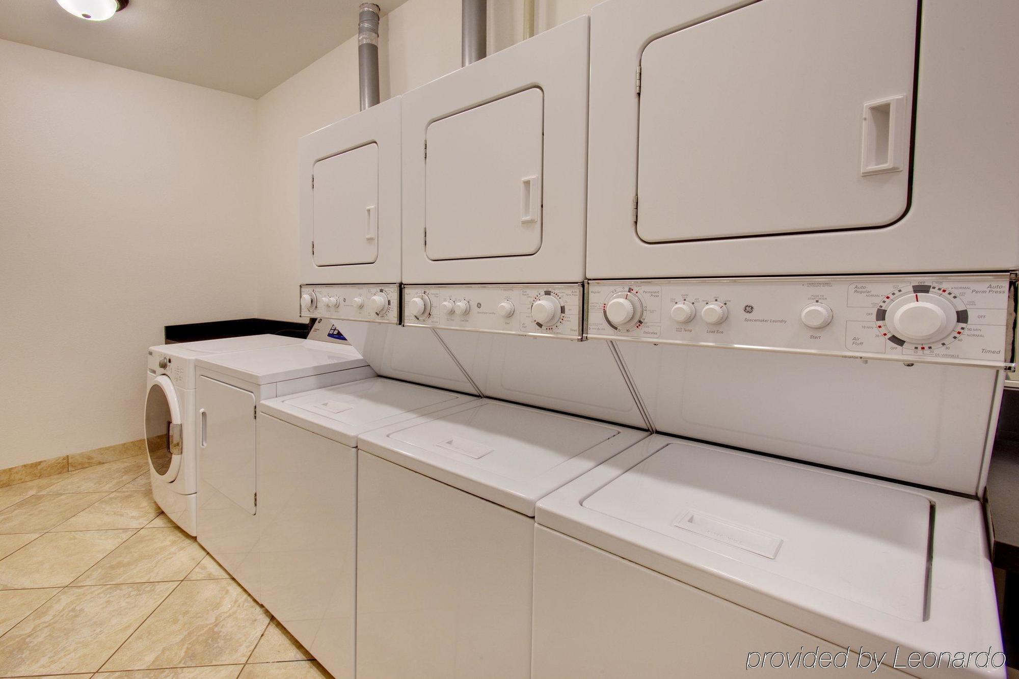 Staybridge Suites Rockford By Ihg Extérieur photo