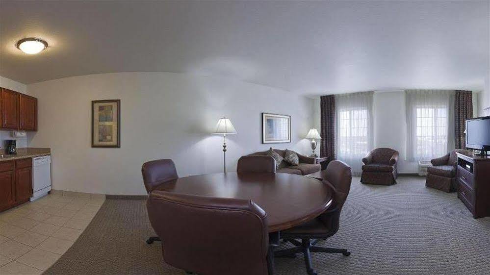Staybridge Suites Rockford By Ihg Extérieur photo